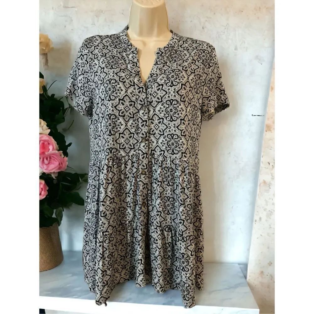 Wonderly Short Sleeve Tiered Tunic Blouse Womens Small